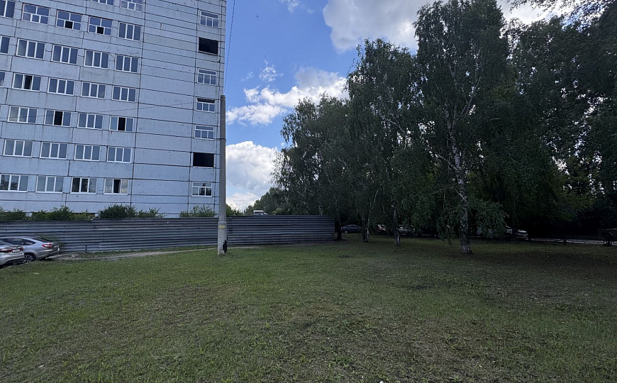 Продажа здания гостиницы 4 341 м² с земельным участком фото