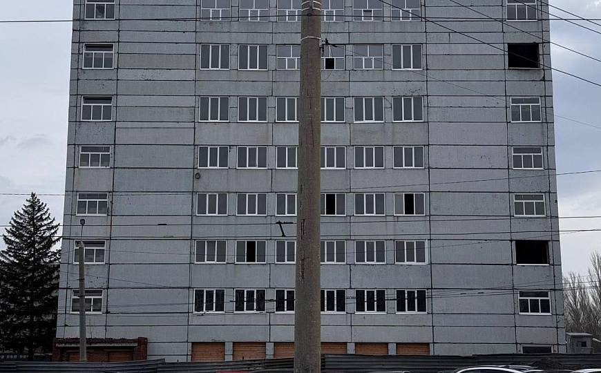 Продажа здания гостиницы 4 341 м² с земельным участком фото