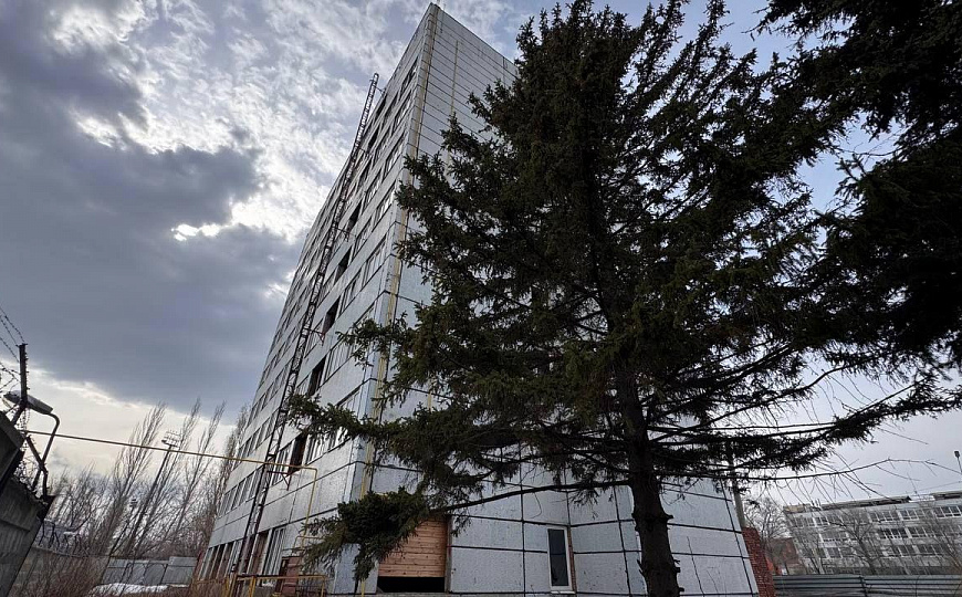 Продажа здания гостиницы 4 341 м² с земельным участком фото