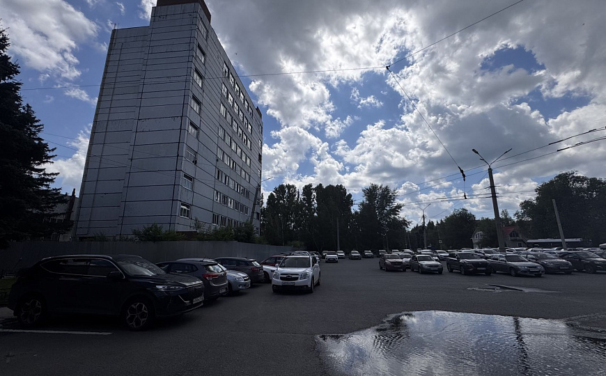 Продажа здания гостиницы 4 341 м² с земельным участком фото