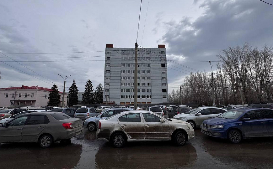 Продажа здания гостиницы 4 341 м² с земельным участком фото