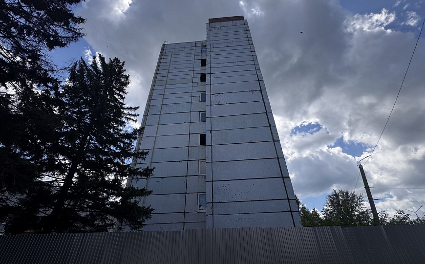 Продажа здания гостиницы 4 341 м² с земельным участком фото