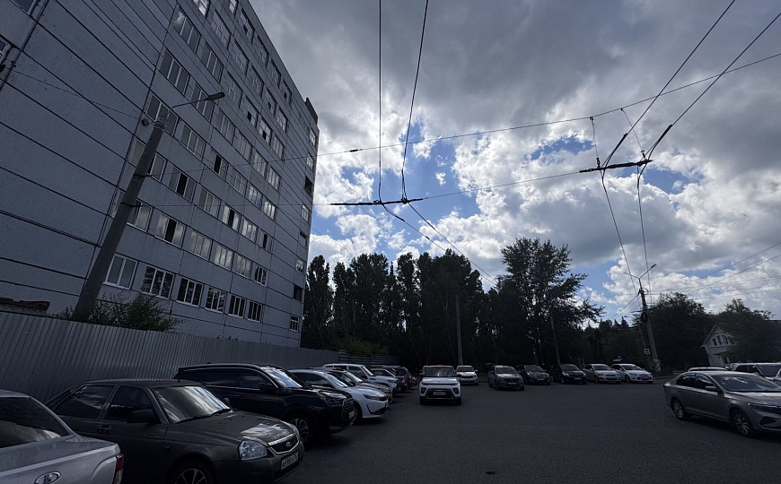 Продажа здания гостиницы 4 341 м² с земельным участком фото