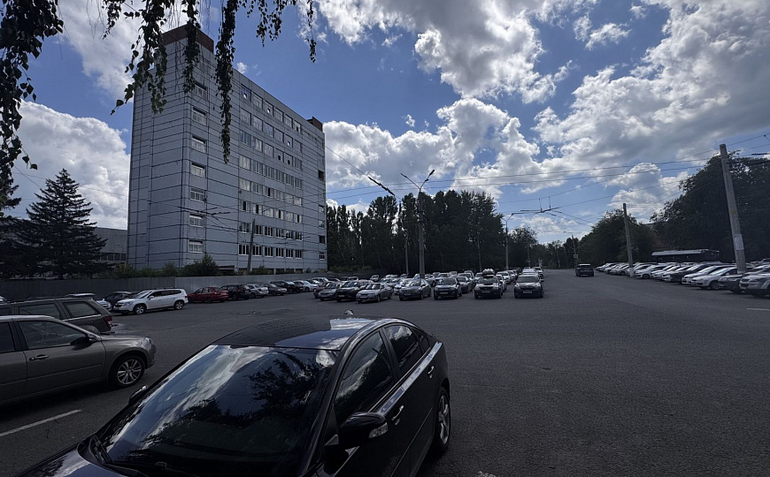 Продажа здания гостиницы 4 341 м² с земельным участком фото