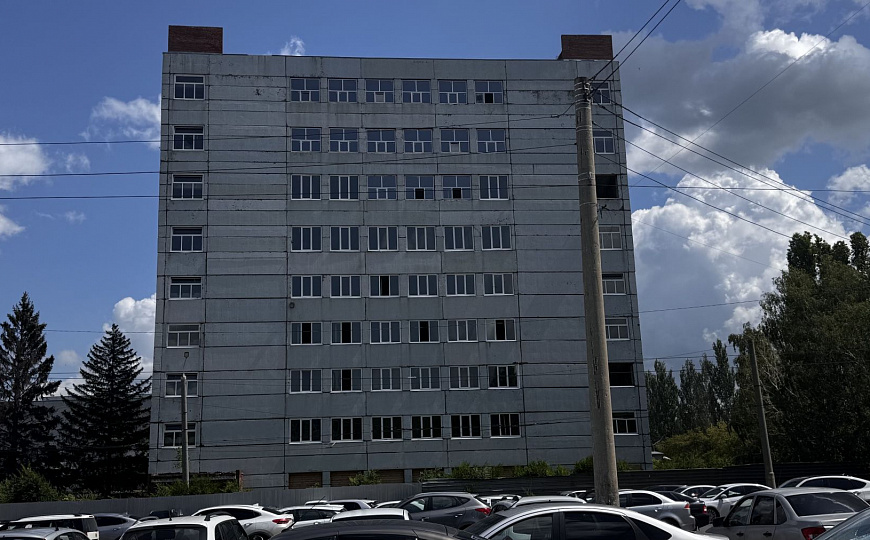 Продажа здания гостиницы 4 341 м² с земельным участком фото