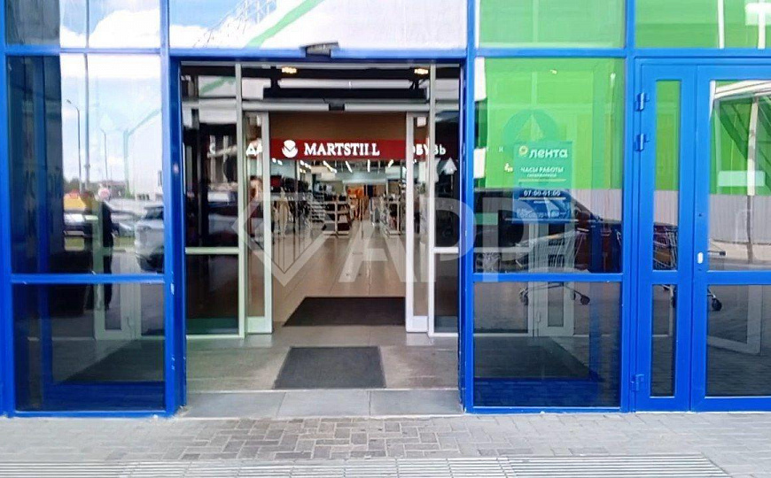 ПСН с центральным расположением - вход через вход в ТЦ и вход из гипермаркета Лента фото