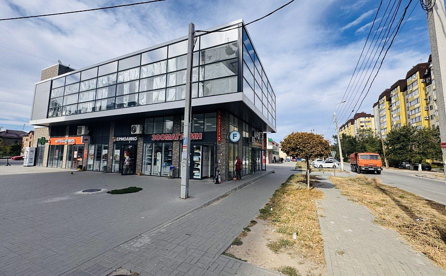 Площадь под магазин, кафе в крупным жилмассиве 274 м² фото