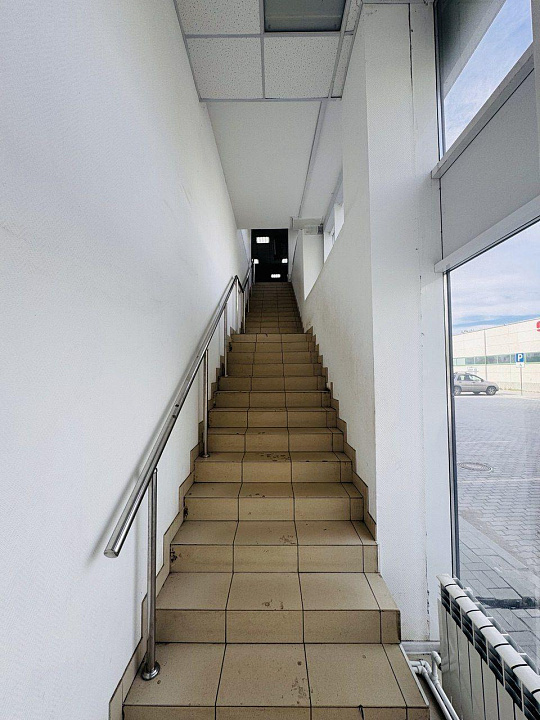 Площадь под магазин, кафе в крупным жилмассиве 274 м² фото