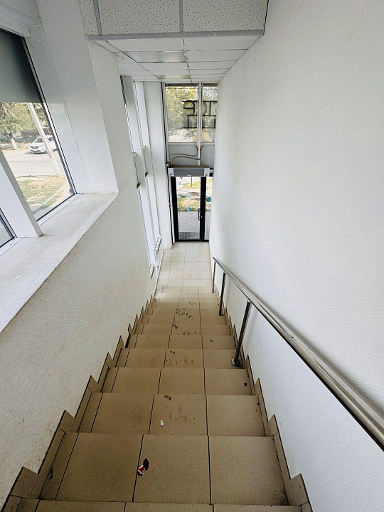 Площадь под магазин, кафе в крупным жилмассиве 274 м² фото