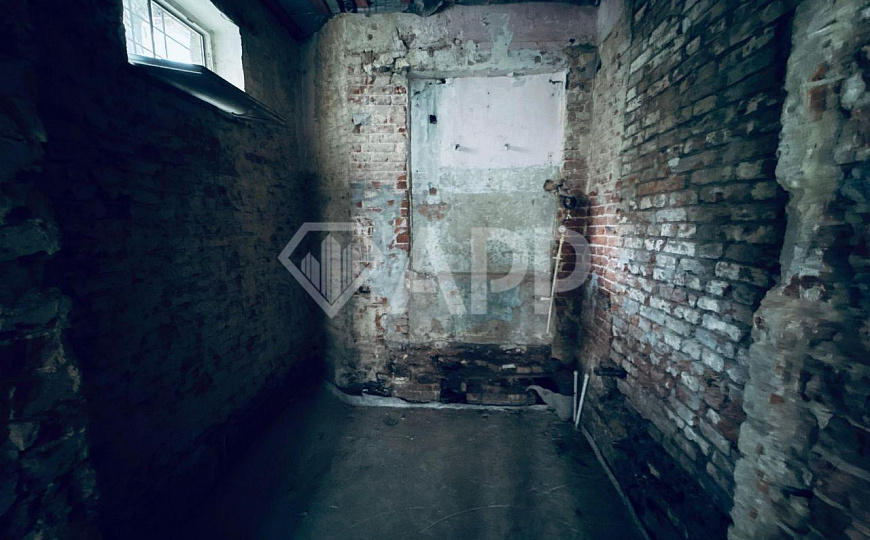 Трафик/парковка/большие окна/реклама/2входа фото