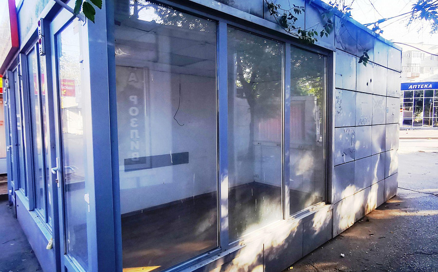 Павильон в очень проходном месте, 12,5 и 25 м2 фото