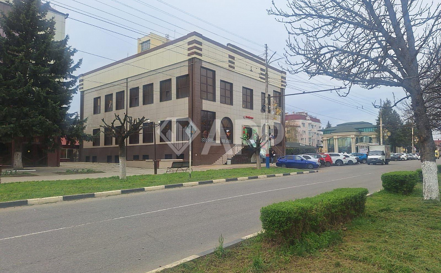 Сдам помещение свободного назначения общей площадью 440 м² на втором этаже фото