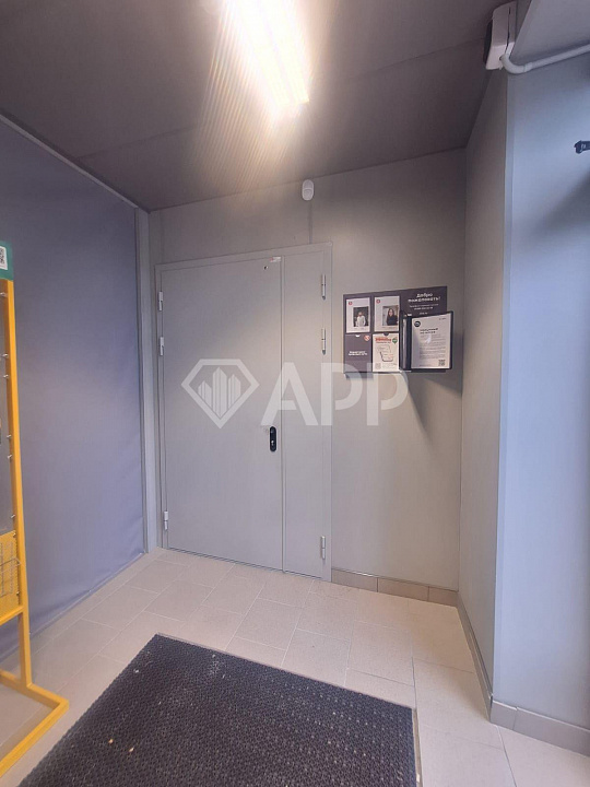 Сдам помещение свободного назначения общей площадью 440 м² на втором этаже фото