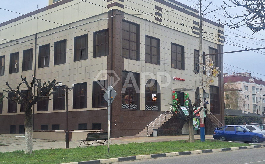 Сдам помещение свободного назначения общей площадью 440 м² на втором этаже фото