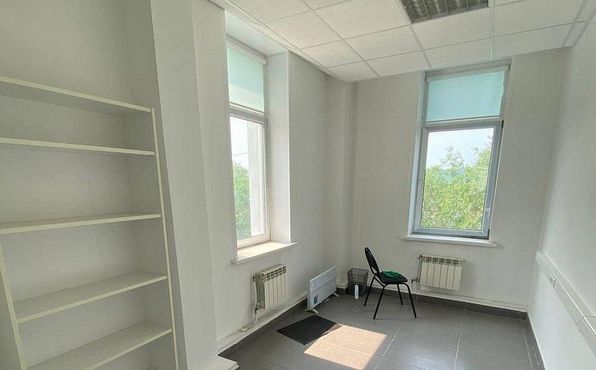 Офисное помещение на первой линии, 492 м² фото