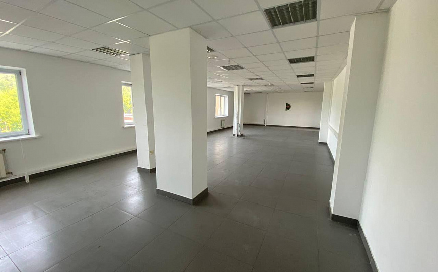 Офисное помещение на первой линии, 492 м² фото