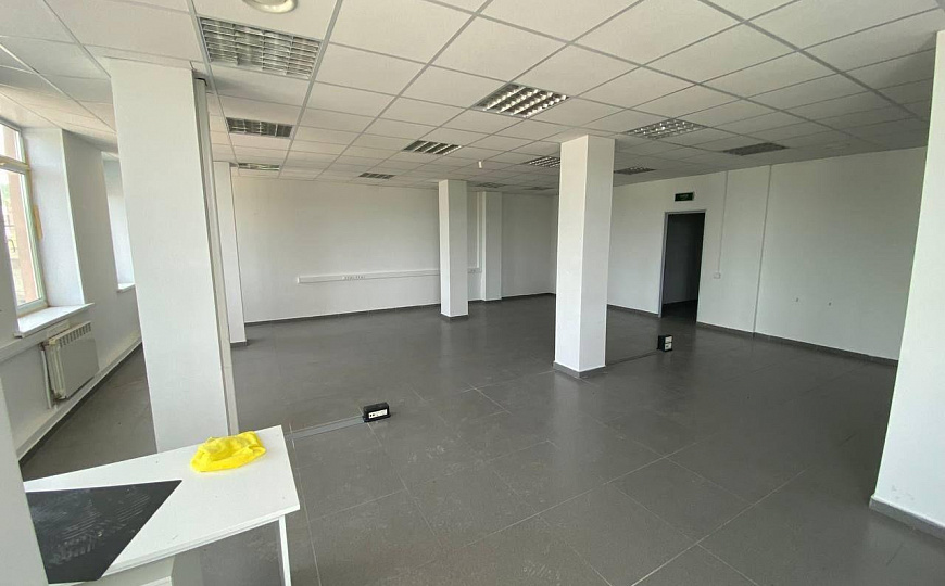 Офисное помещение на первой линии, 492 м² фото