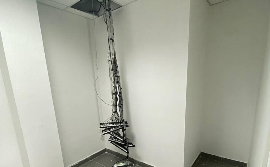 Офисное помещение на первой линии, 492 м² фото