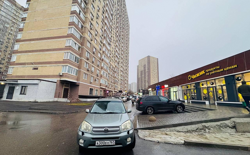 Обьект между КБ и Чижиком/70 м2/Ремонт/Вытяжка фото