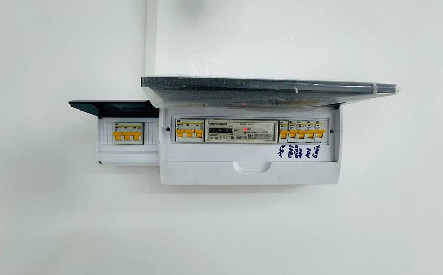 Обьект между КБ и Чижиком/70 м2/Ремонт/Вытяжка фото