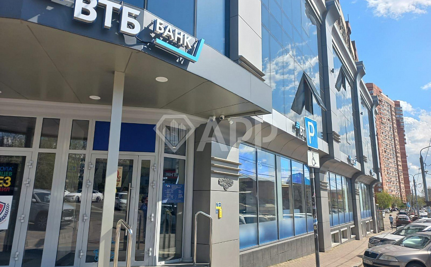 Сдаю торговое помещение, 310 м² фото