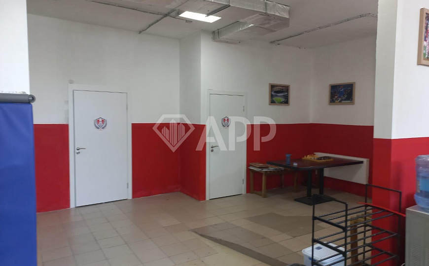 Сдаю торговое помещение, 310 м² фото