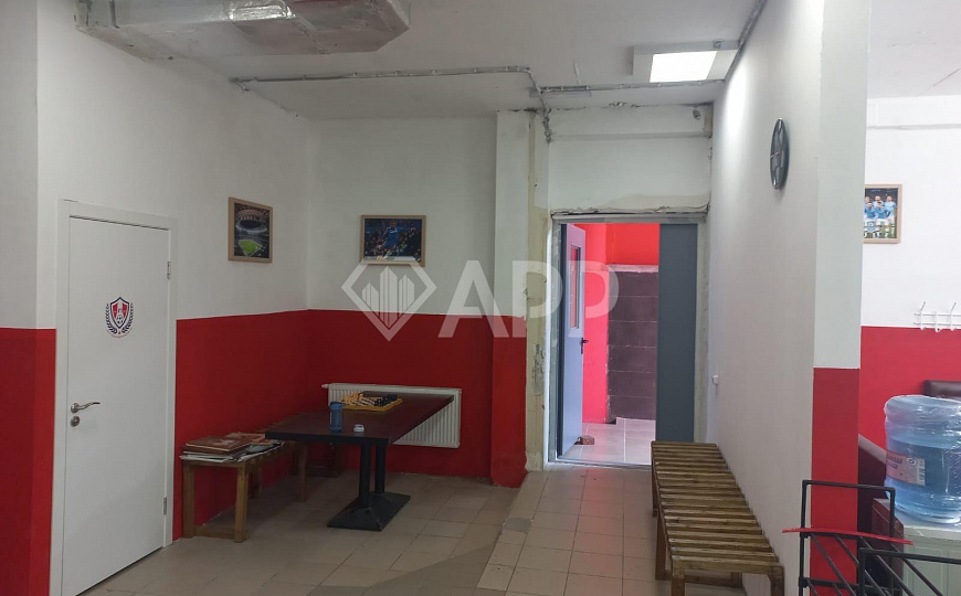 Сдаю торговое помещение, 310 м² фото