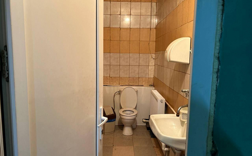 Продам отдельно стоящее здание, 563 м² с ЗУ и действующим производством !!! фото