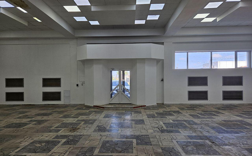 Сдаем торговые площади фото