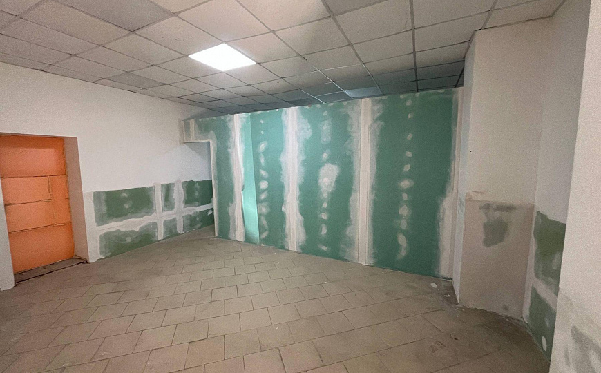 Помещение. Земля. Центр. Строительство фото