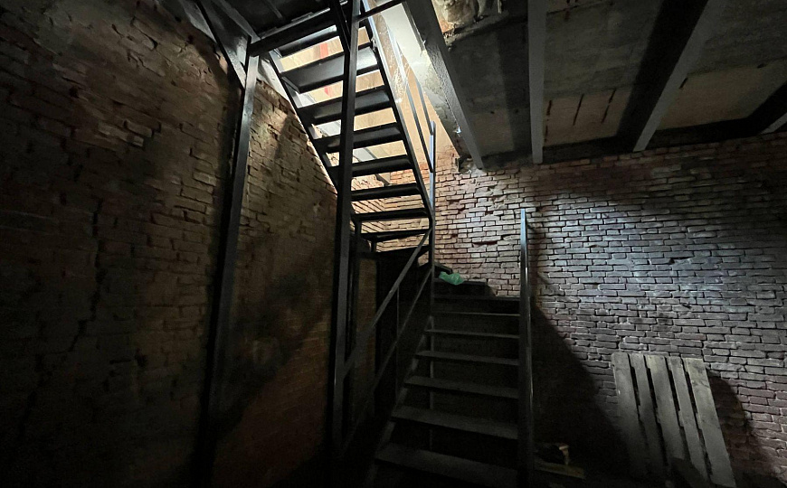 Помещение. Земля. Центр. Строительство фото