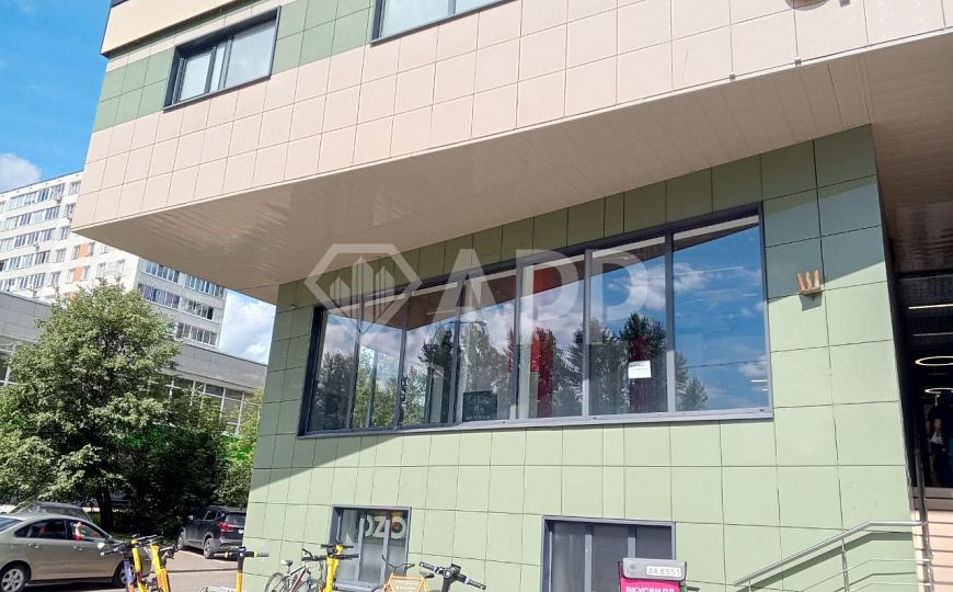 Сдам торговое помещение стрит ритейл фото