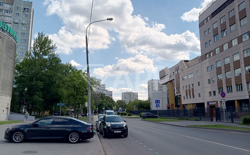 Сдам торговое помещение стрит ритейл фото