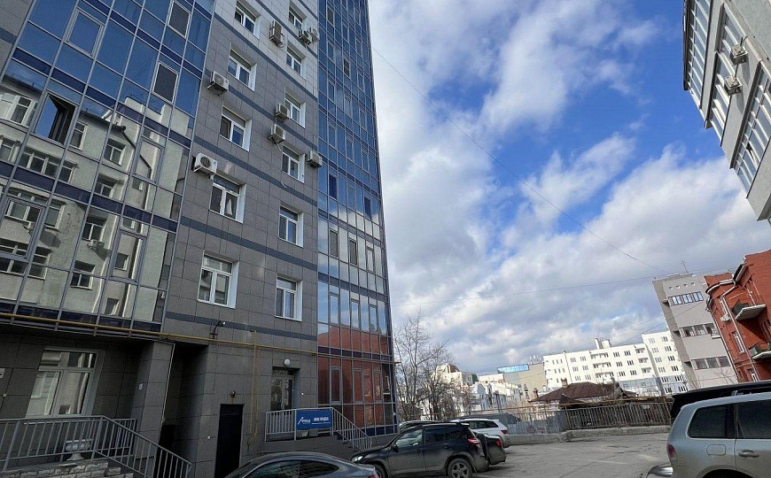 Офис 127 м² с кабинетной нарезкой  фото