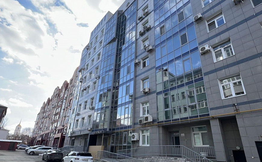 Офис 127 м² с кабинетной нарезкой  фото