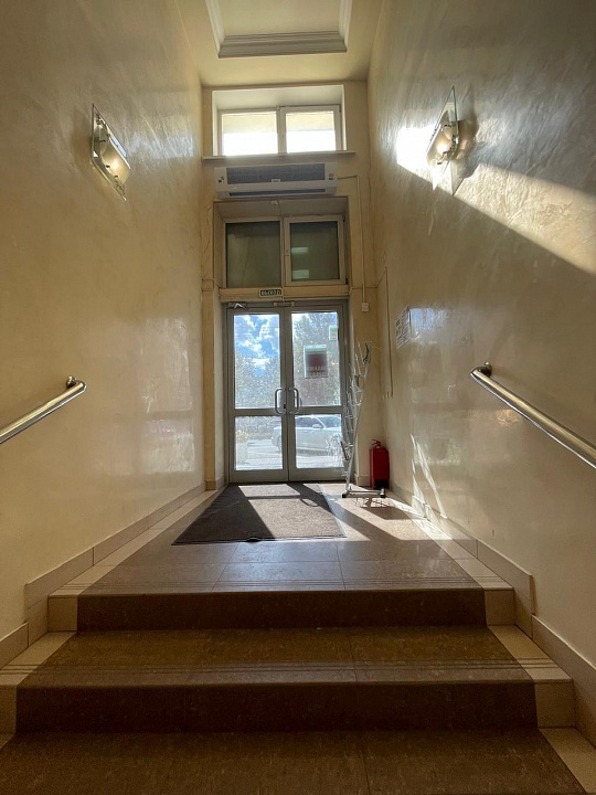 Сдам торговое помещение, 1 180 м² фото