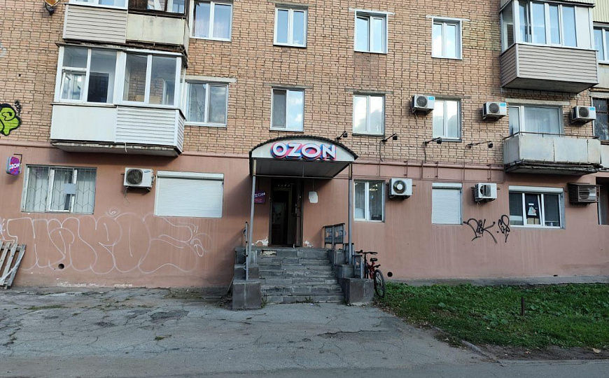 Помещение свободного назначения с арендаторами на ул. Горького фото