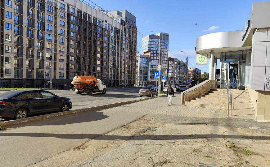 Помещение свободного назначения с арендаторами на ул. Горького фото