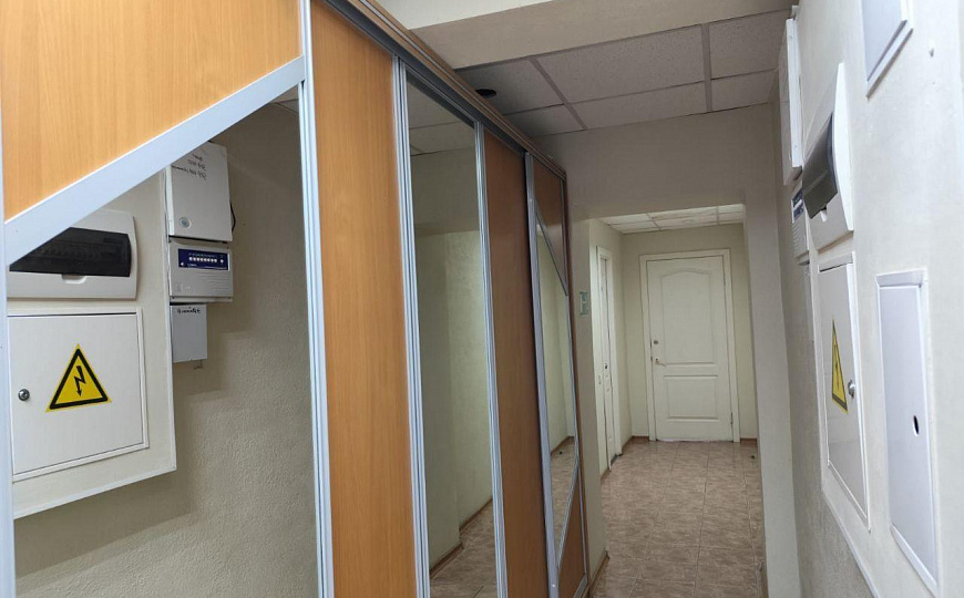 Помещение свободного назначения с арендаторами на ул. Горького фото