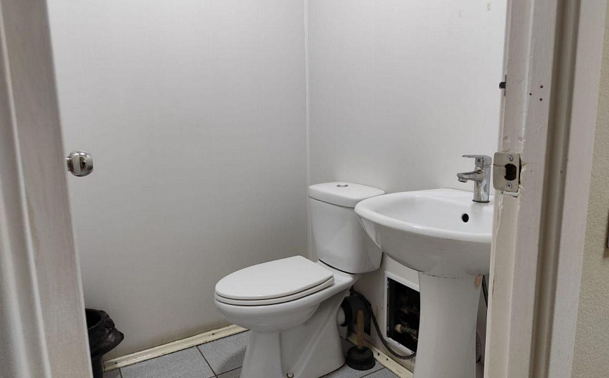 Помещение свободного назначения с арендаторами на ул. Горького фото