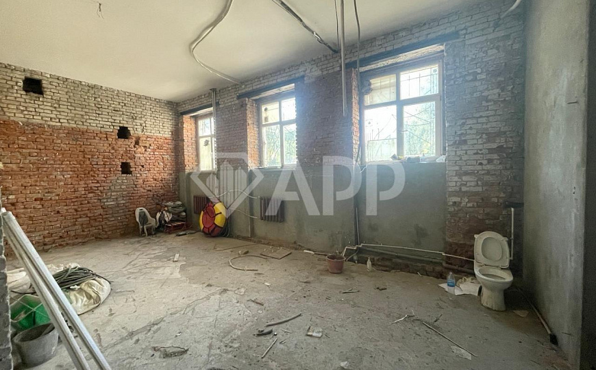 Помещение в центре на трафике. фото