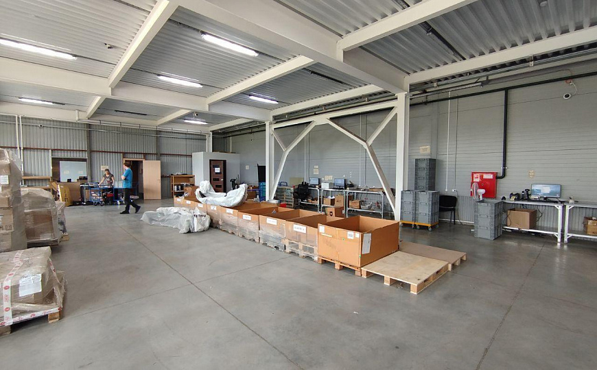 Сдаётся торгово-складское помещение с офисами, 1400кв фото