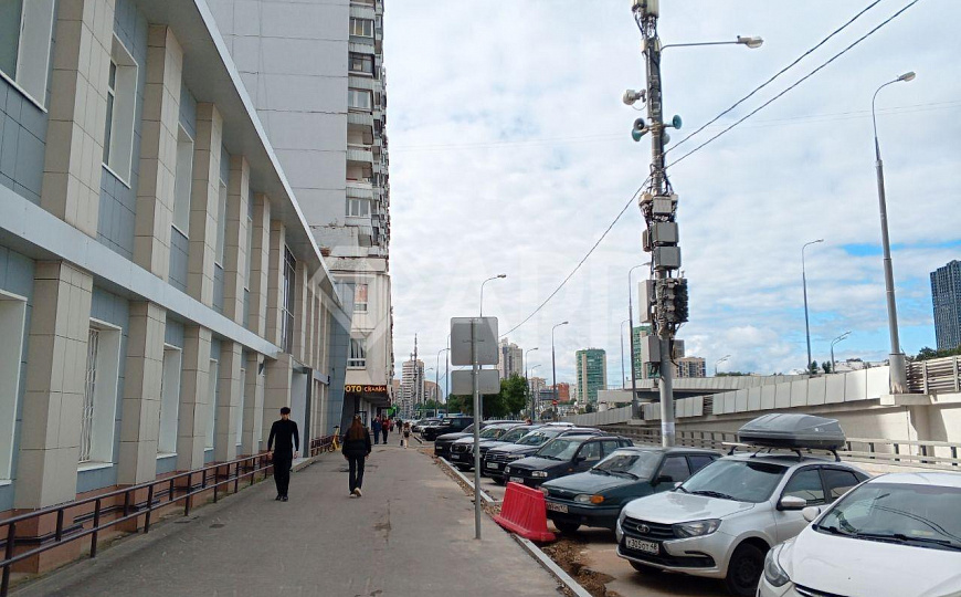 Сдам ПСН в престижном месте фото