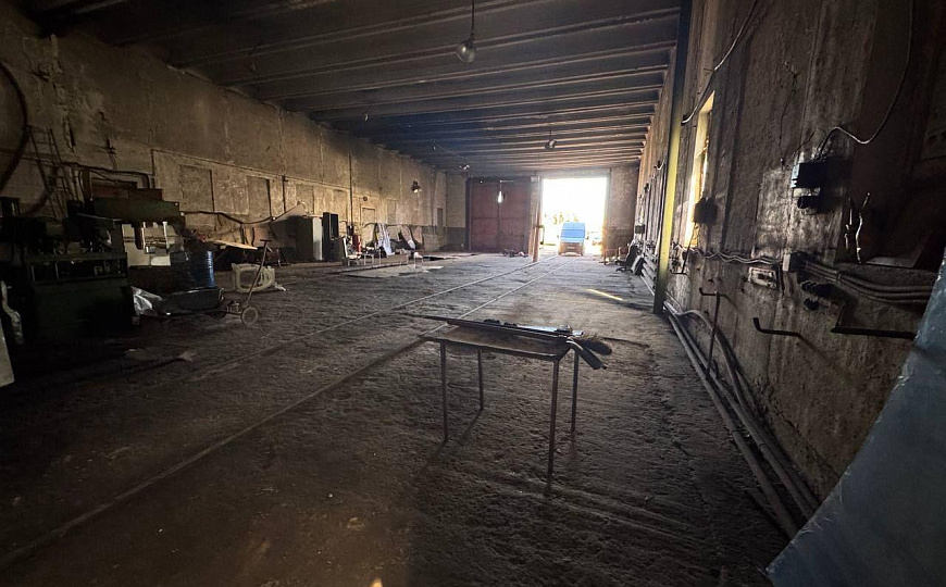 Склад с прилегающей территорией фото