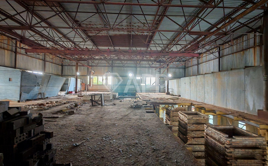 Продам производственное здание 10 000 кв.м. фото