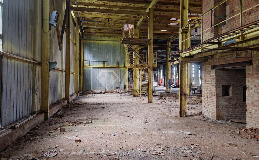 Продам производственное здание 10 000 кв.м. фото