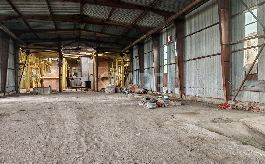 Продам производственное здание 10 000 кв.м. фото
