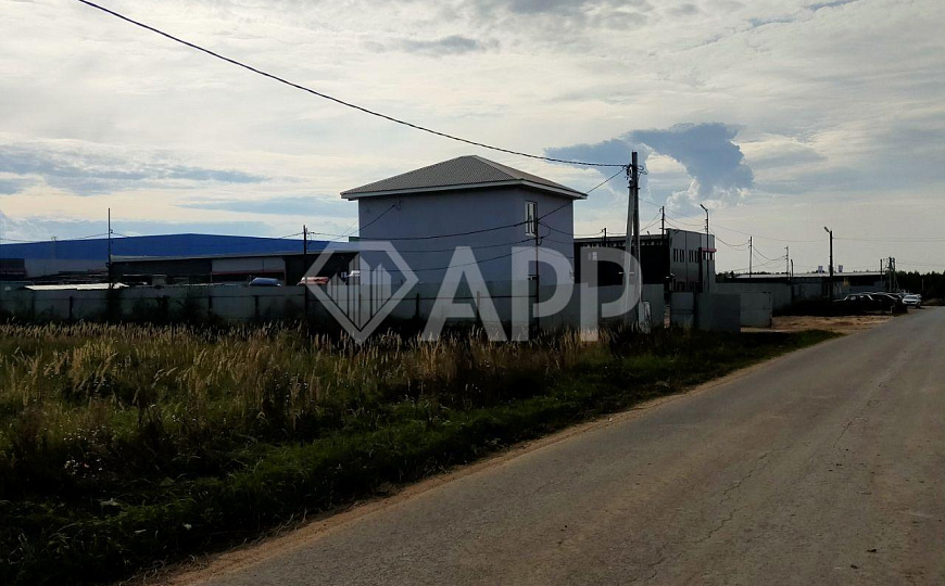 Продаю 57 соток промназначения в черте города фото