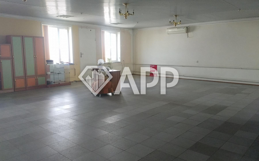 Сдам торговое помещение, 208 м² фото