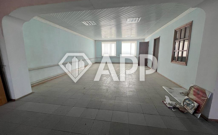 Сдам торговое помещение, 208 м² фото